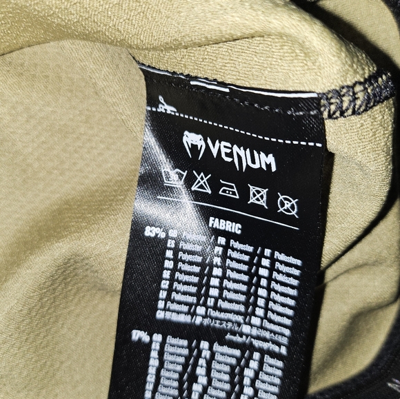 NWT UFC VENUM Gorilla Jungle Rashguard Sand Black Size Small - Picture 5 of 7